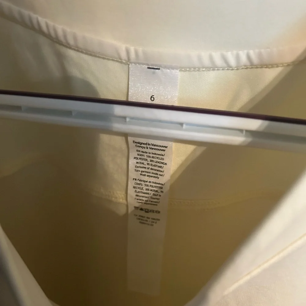 NWT - Lululemon softstreme perfectly oversized cropped crew - Size 6 - Picture 4 of 6